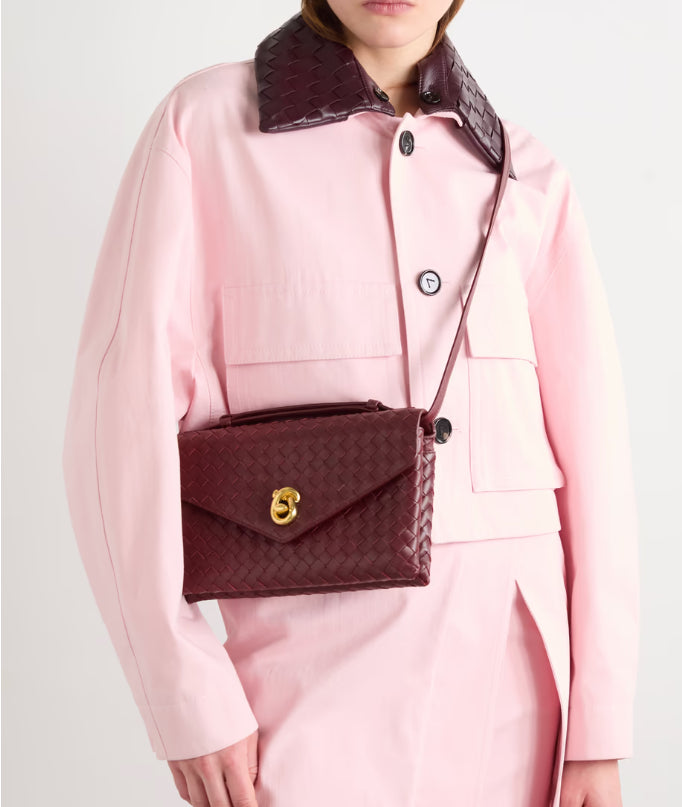 Bolsa de ombro média em couro intrecciato Knot Loc