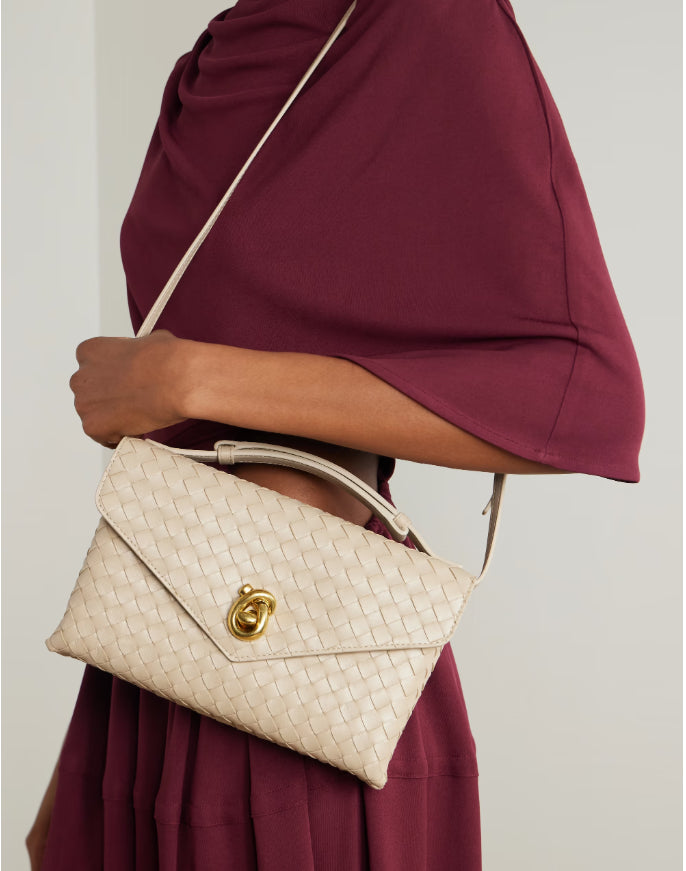 Bolsa de ombro média em couro intrecciato Knot Loc