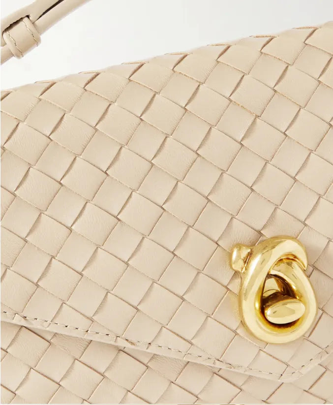 Bolsa de ombro média em couro intrecciato Knot Loc
