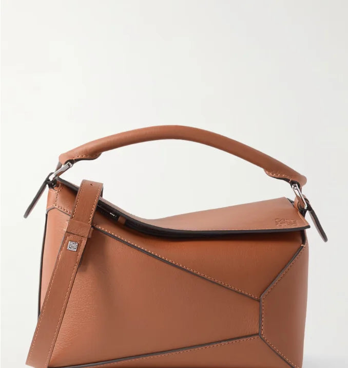 Bolsa de ombro pequena Puzzle Edge em couro texturizado