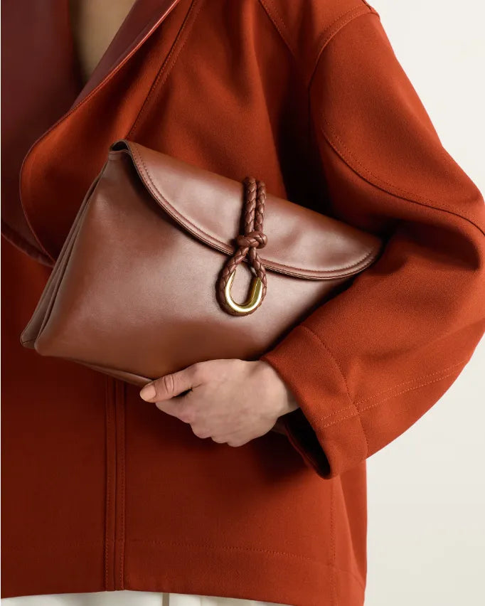 Bolsa tiracolo média Liberta em couro
