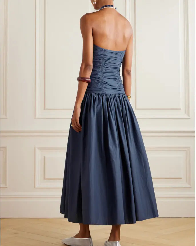 Vestido midi de popeline de algodão orgânico com franzidos e sem alças