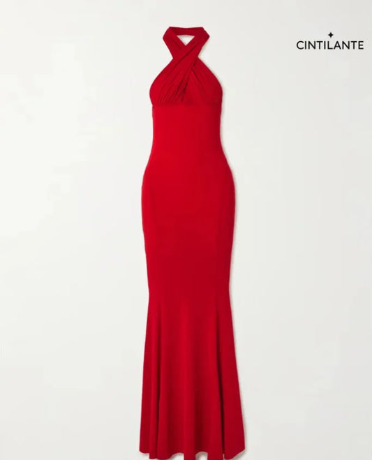 Vestido de malha com decote halter e recortes